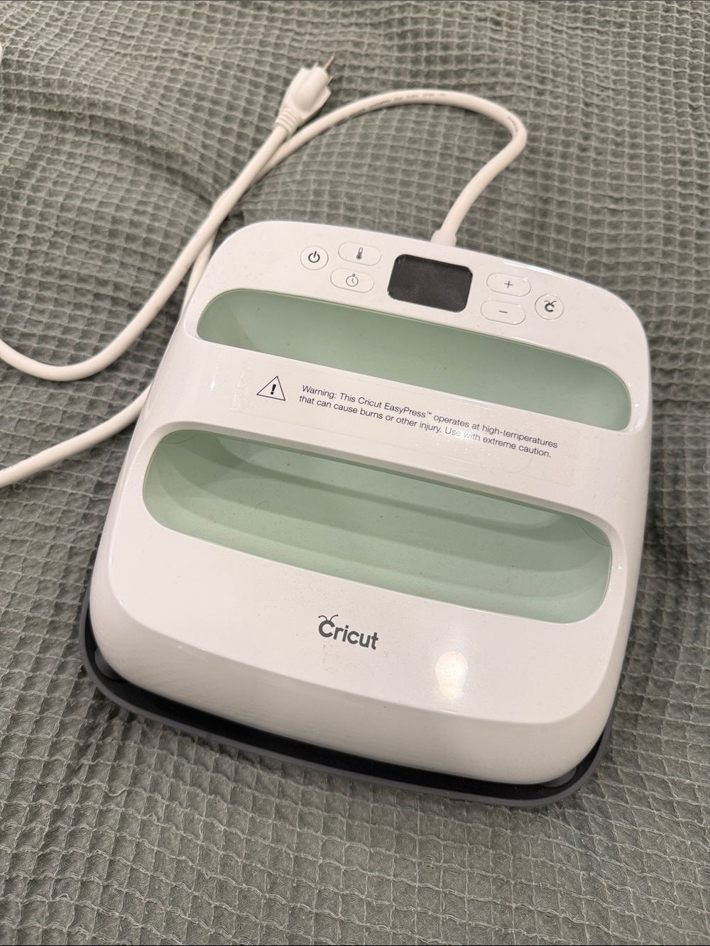 Cricut Easy Press in White and Mint Green